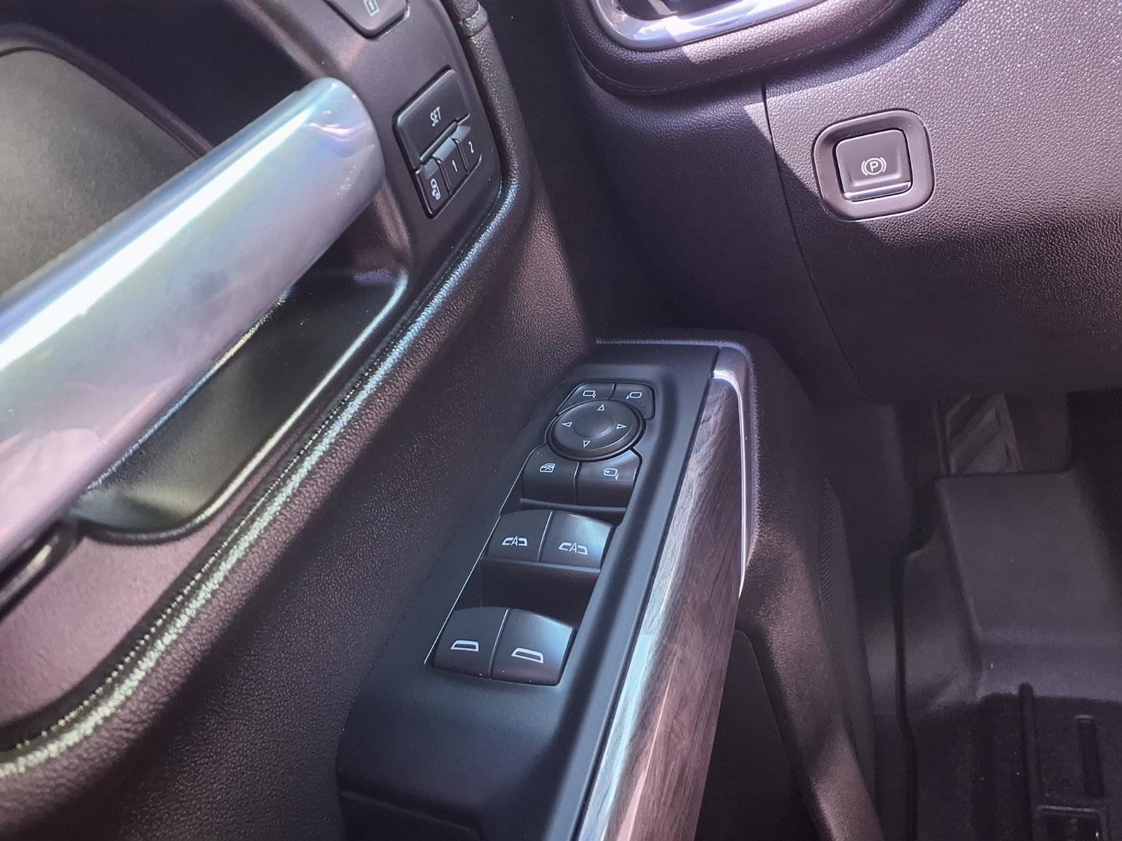 Used 2021 Chevrolet Silverado 1500 LTZ AWD/4WD image 12