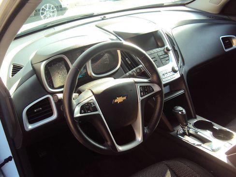 Used 2017 Chevrolet Equinox LT w/ Convenience Package image 7