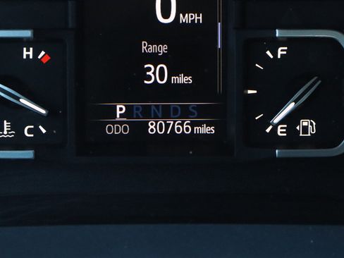 Used 2018 Toyota Tundra Limited image 34