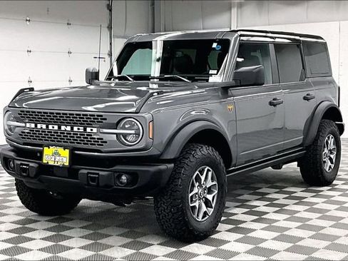 Used 2025 Ford Bronco Badlands AWD/4WD image 11