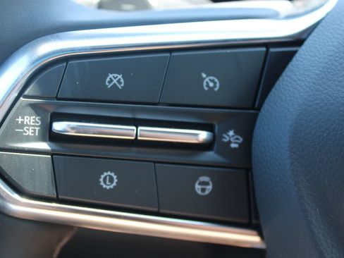New 2027 Chevrolet Traverse Z71 w/ Enhanced Driving Package AWD/4WD image 39