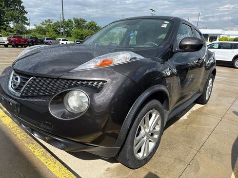 Used 2013 Nissan Juke S FWD image 2