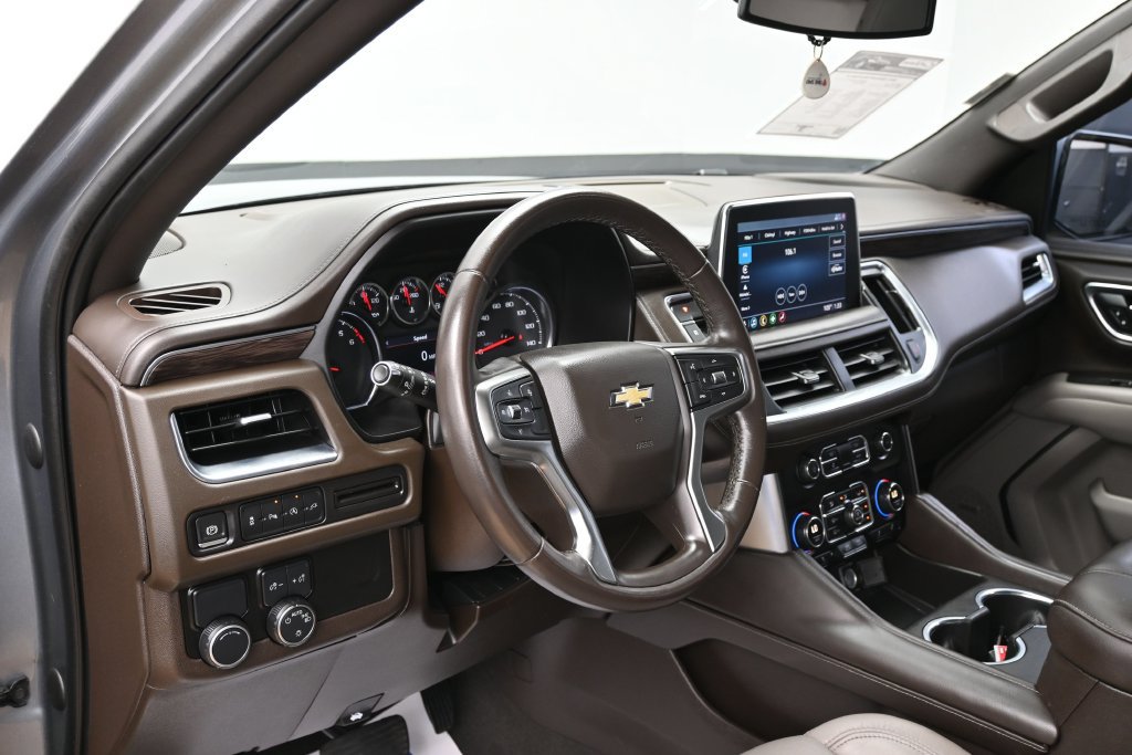 Used 2021 Chevrolet Suburban LT RWD image 13