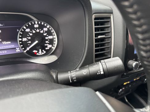 Used 2022 Nissan Frontier SV image 36