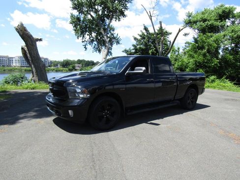 Used 2022 RAM 1500 Classic SLT AWD/4WD image 32