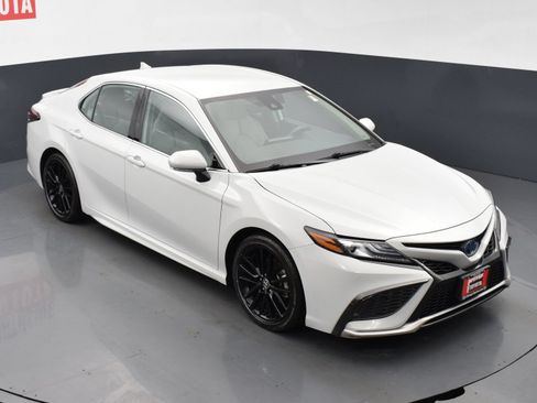 Used 2022 Toyota Camry XSE FWD image 24