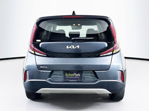 Used 2025 Kia Soul LX w/ LX Technology Package FWD image 7