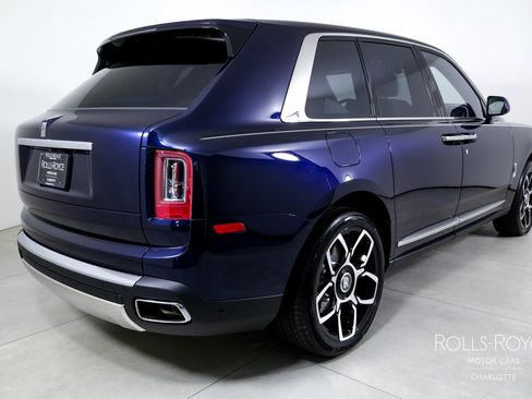 Used 2024 Rolls-Royce Cullinan AWD/4WD image 2