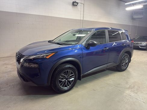 Used 2023 Nissan Rogue S image 3