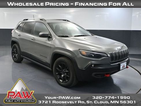 Used 2019 Jeep Cherokee Trailhawk w/ Comfort/Convenience Group AWD/4WD image 1
