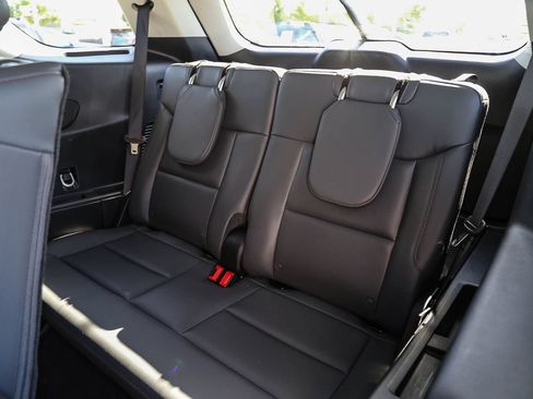 Used 2026 Ford Explorer Active w/ Active Comfort Package RWD image 18