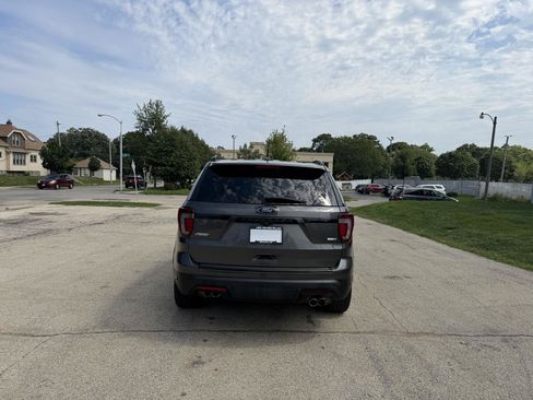 Used 2018 Ford Explorer Sport AWD/4WD image 6