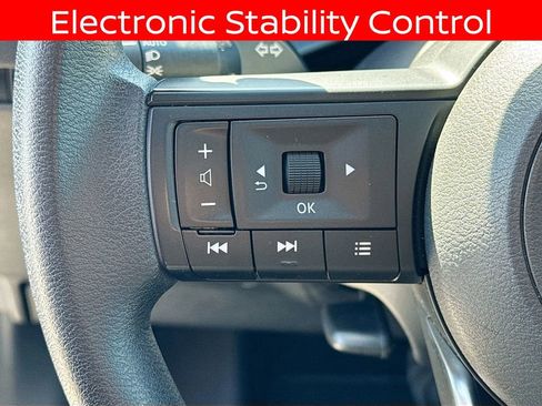 Used 2025 Nissan Kicks SV FWD image 10