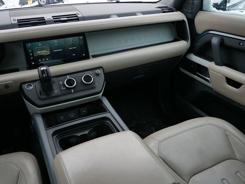 Used 2020 Land Rover Defender 110 image 11
