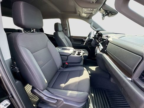 Used 2025 Chevrolet Silverado 1500 LT image 26