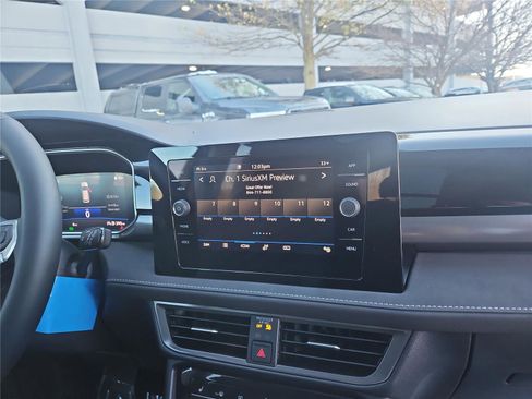 New 2026 Volkswagen Taos SE image 19