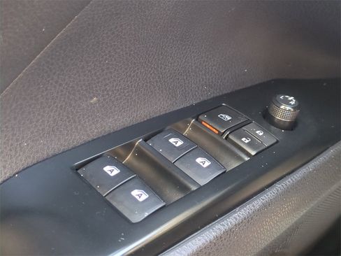 Used 2018 Toyota Camry SE image 25