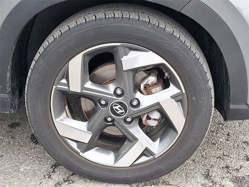 Used 2023 Hyundai Venue SEL w/ Cargo Package image 9
