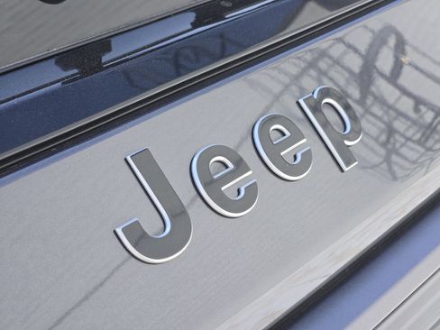 New 2026 Jeep Grand Wagoneer Limited AWD/4WD image 7