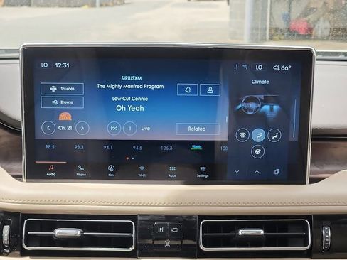Used 2022 Lincoln Nautilus Reserve AWD/4WD image 16
