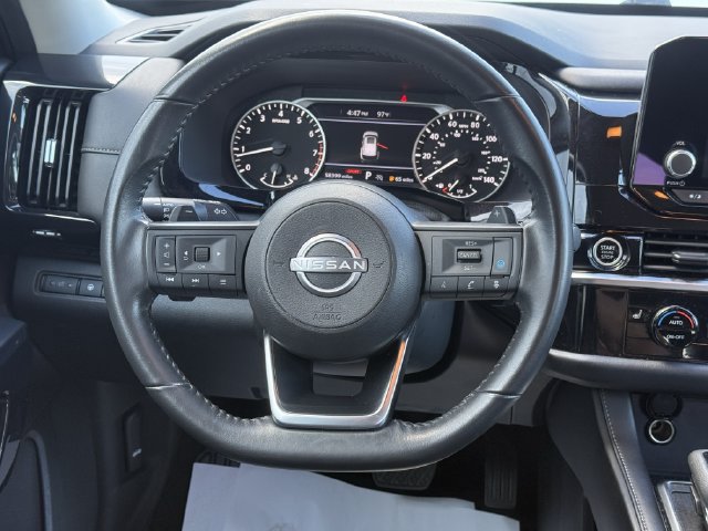 Used 2024 Nissan Pathfinder SV FWD image 22
