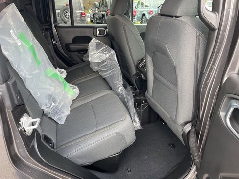 New 2026 Jeep Gladiator Sport image 13