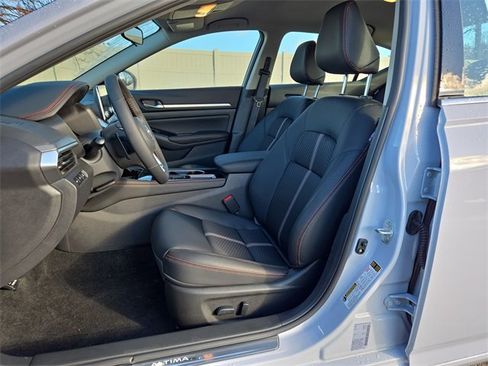 New 2025 Nissan Altima 2.5 SR image 10