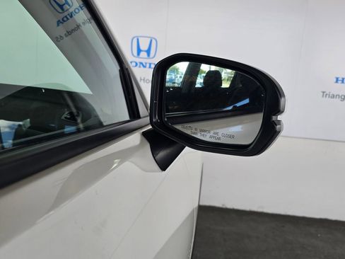 Used 2024 Honda HR-V LX image 32