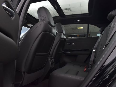 Used 2024 Cadillac XT4 Luxury w/ Cold Weather Package image 24