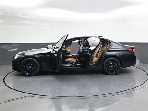 Used 2022 BMW 530i w/ Convenience Package image 31