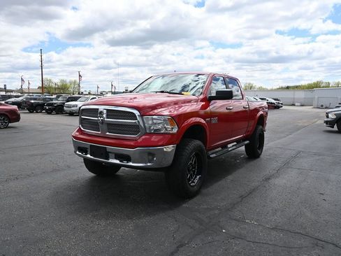 Used 2018 RAM 1500 SLT AWD/4WD image 14