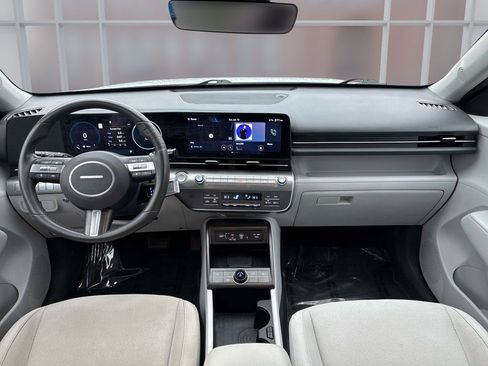 Used 2024 Hyundai Kona SEL w/ Convenience Package image 16