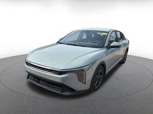 Used 2025 Kia K4 LXS image 3