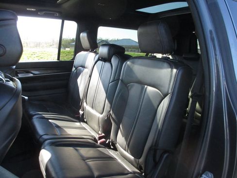 Used 2023 Jeep Wagoneer L 4WD w/ Premium Group I image 23