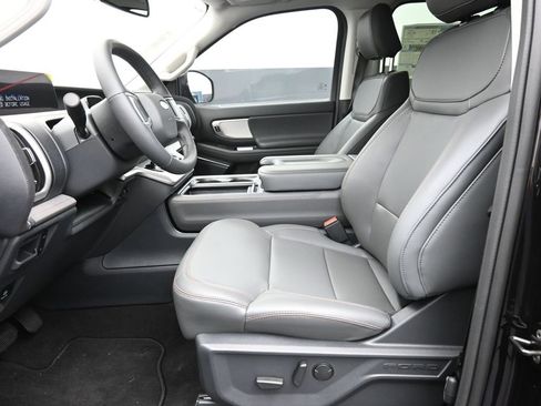 New 2025 Ford Expedition Active image 21