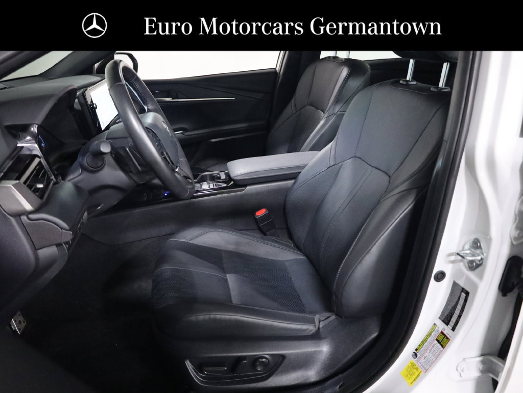 Used 2025 Toyota Camry XSE FWD image 30