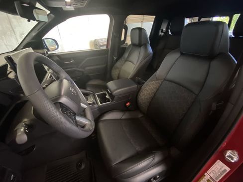 Certified 2025 Toyota Tacoma Limited w/ Tow Tech Package AWD/4WD image 11