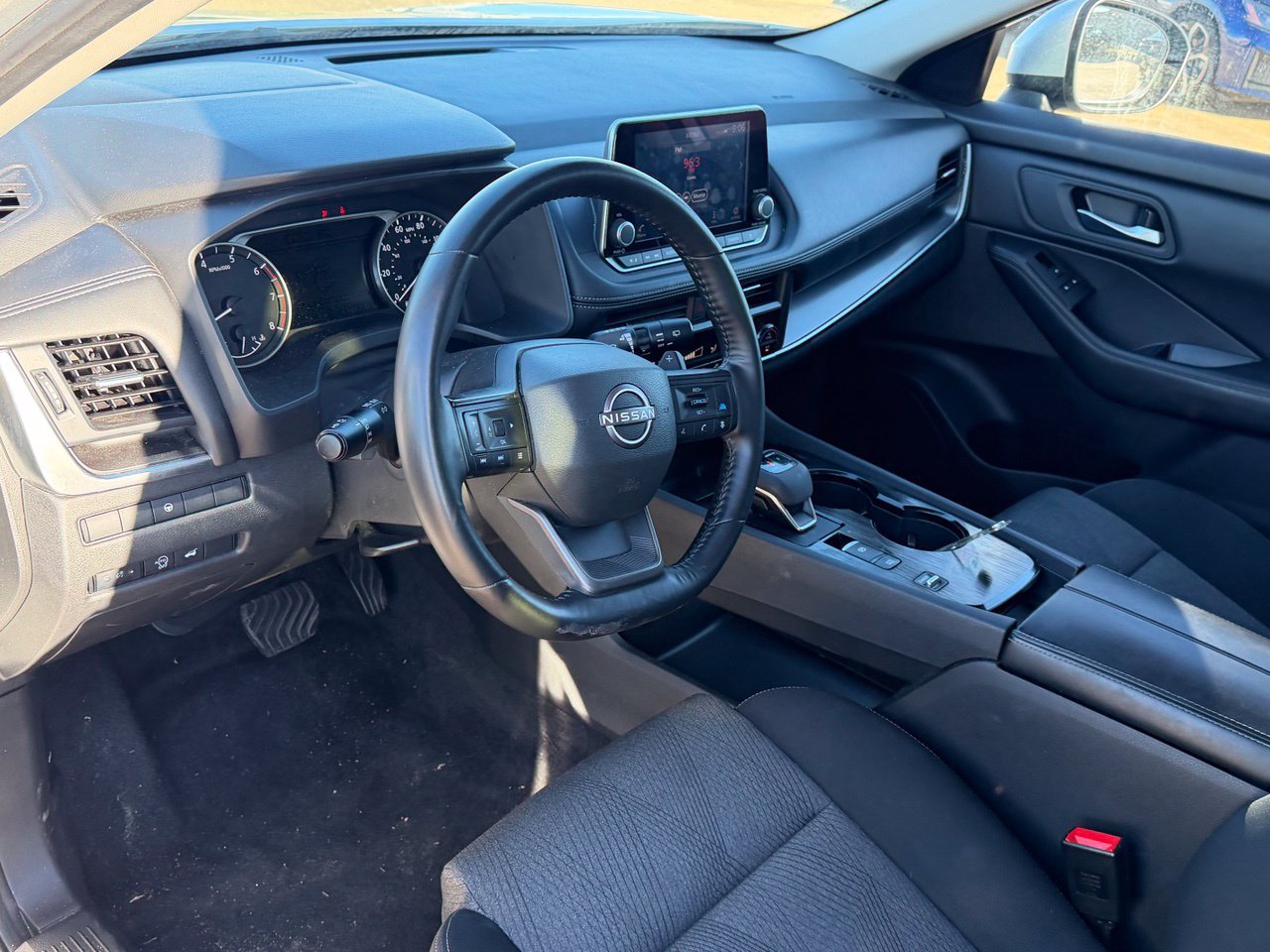 Certified 2025 Nissan Rogue SV FWD image 12