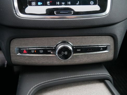 Certified 2023 Volvo XC90 T8 Ultimate w/ Protection Package Premier image 19