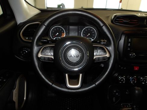 Used 2017 Jeep Renegade Latitude w/ Cold Weather Group AWD/4WD image 14