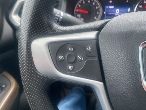 Used 2023 GMC Acadia SLE w/ Elevation Edition image 9