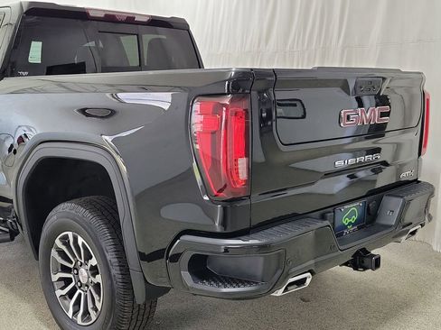 Certified 2021 GMC Sierra 1500 AT4 w/ AT4 Value Package AWD/4WD image 6