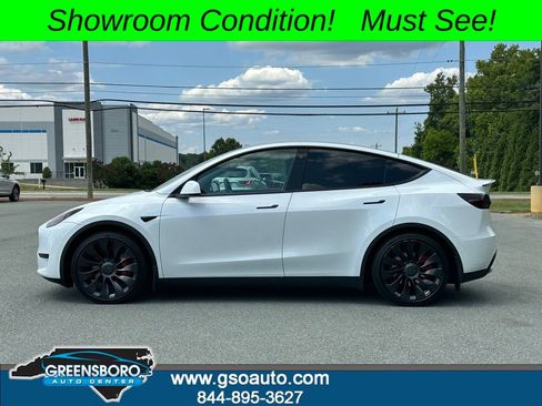 Used 2022 Tesla Model Y Performance AWD/4WD image 3