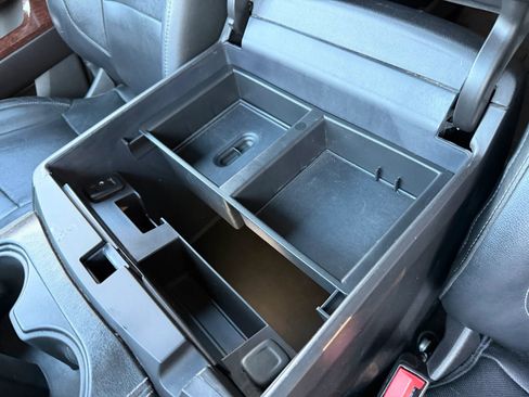 Used 2016 GMC Yukon SLT w/ HD Trailering Package image 34