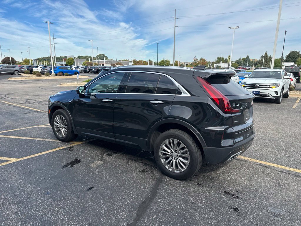 Used 2024 Cadillac XT4 Premium Luxury AWD/4WD image 4
