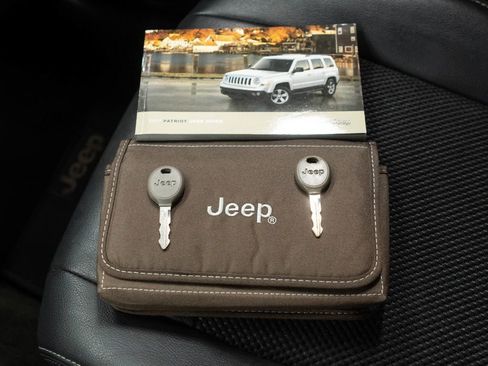Used 2017 Jeep Patriot Sport FWD image 40