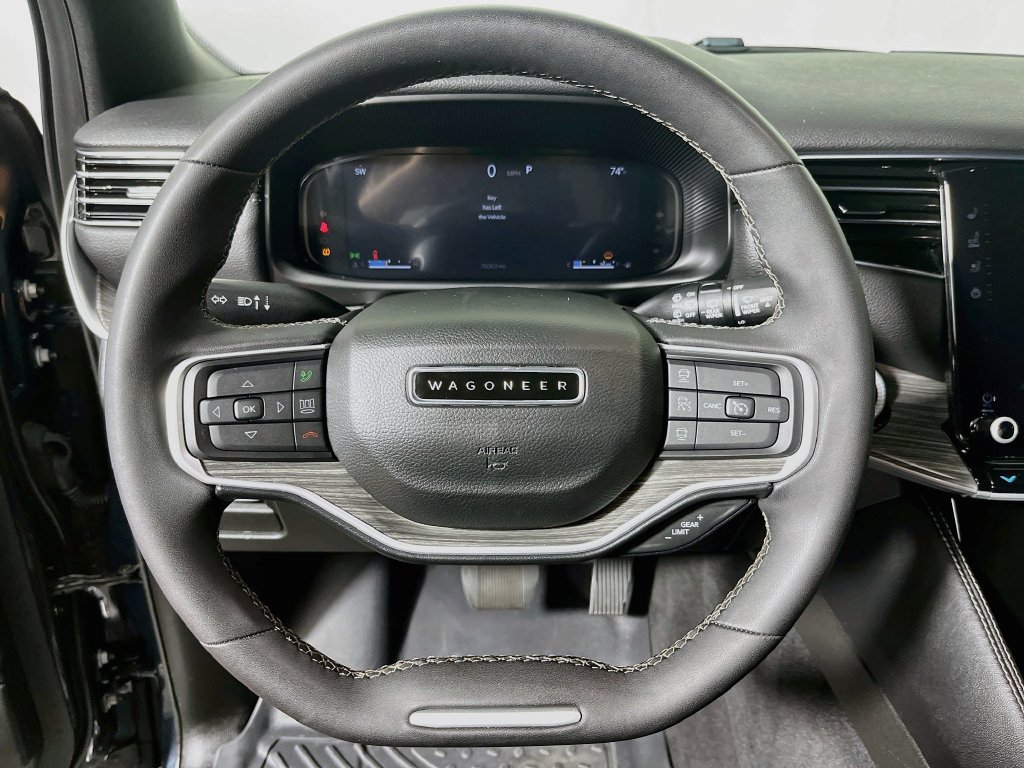Used 2024 Jeep Wagoneer L Series II w/ Flexible Seating Group AWD/4WD image 16
