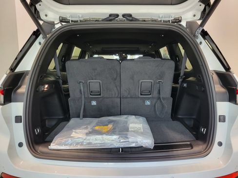 New 2026 Jeep Grand Cherokee L Laredo AWD/4WD image 8
