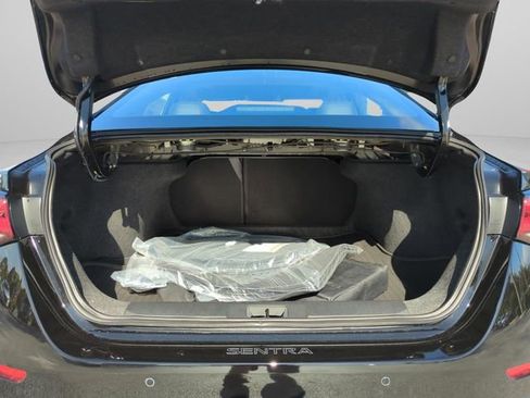 Used 2025 Nissan Sentra SR w/ SR Premium Package image 15