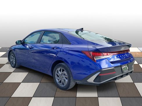 Used 2024 Hyundai Elantra SEL image 6